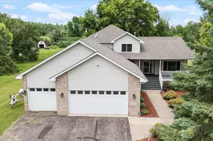 9408 Jennifer Ct, Chisago City, MN 55013 - Photo 2