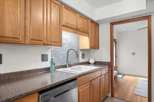 10524 Xerxes Ave S, Bloomington, MN 55431 - Photo 10