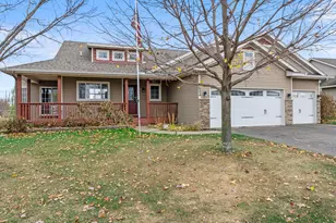 1824 Nixon St S, Cambridge, MN 55008 - Photo 2