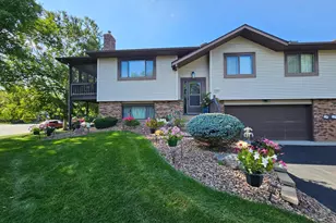 5561 Donegal Dr, Shoreview, MN 55126 - Photo 1