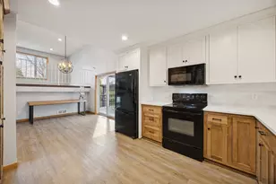 10485 Lee Dr, Eden Prairie, MN 55347 - Photo 6