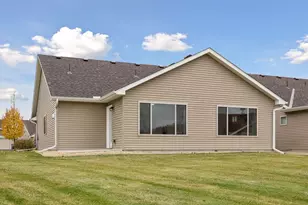4005 Iris Ct, Rockford, MN 55373 - Photo 2