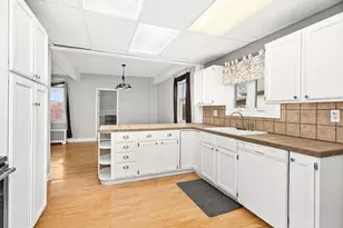 3 W Linden St, Duluth, MN 55811 - Photo 2