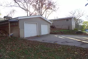 812 11th Ave E, Durand, WI 54736 - Photo 4