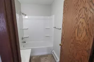 725 S 9th St, Bird Island, MN 55310 - Photo 10