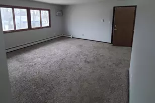 725 S 9th St, Bird Island, MN 55310 - Photo 8