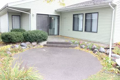 520 Graham Street SW, Hutchinson, MN 55350 - Photo 2