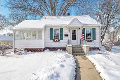 210 5th Avenue NE, Faribault, MN 55021 - Photo 2