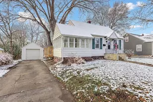 210 5th Ave NE, Faribault, MN 55021 - Photo 2