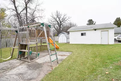 1523 1st Street E, Thief River Falls, MN 56701 - Photo 22