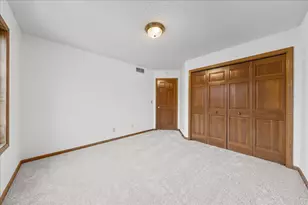 9130 Hidden Meadow Rd, Woodbury, MN 55125 - Photo 46