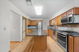 9130 Hidden Meadow Rd, Woodbury, MN 55125 - Photo 22