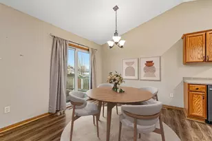 329 Crystal Cir, Mankato, MN 56001 - Photo 6