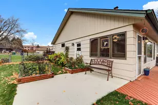 609 Chicago Dr, Burnsville, MN 55306 - Photo 8