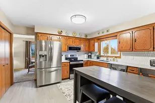 609 Chicago Dr, Burnsville, MN 55306 - Photo 16