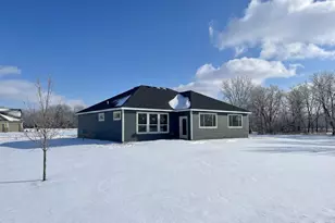 2806 Timber Ridge Dr NE, Owatonna, MN 55060 - Photo 2