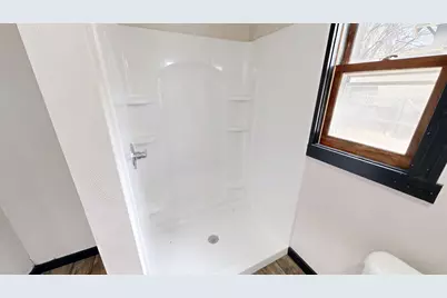 203 Trott Avenue SE, Willmar, MN 56201 - Photo 8