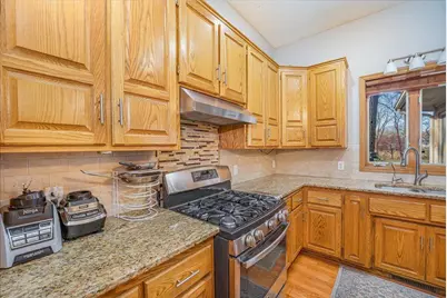 7087 Wellington Lane N, Maple Grove, MN 55369 - Photo 12