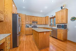 7087 Wellington Ln N, Maple Grove, MN 55369 - Photo 10