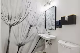 66 9th St, Saint Paul, MN 55101 - Photo 38