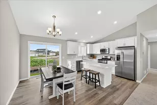 1510 Raccoon Ln, New Richmond, WI 54017 - Photo 6