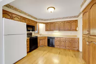 2492 Beam Ave E, North Saint Paul, MN 55109 - Photo 12