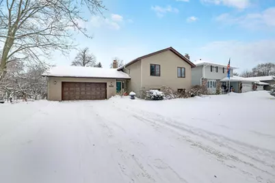 2492 Beam Avenue E, North Saint Paul, MN 55109 - Photo 2