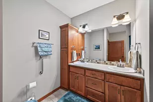 2021 Goodview Ave N, Oakdale, MN 55128 - Photo 18