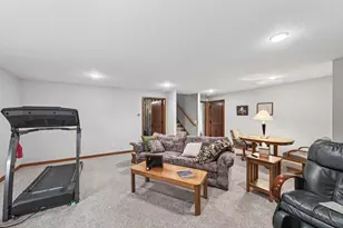 2021 Goodview Ave N, Oakdale, MN 55128 - Photo 20