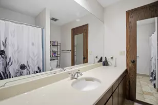 500 Oakland Pl NE, Austin, MN 55912 - Photo 16