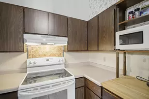 500 Oakland Pl NE, Austin, MN 55912 - Photo 8