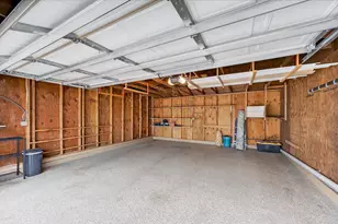 8928 Neill Lake Rd, Eden Prairie, MN 55347 - Photo 26