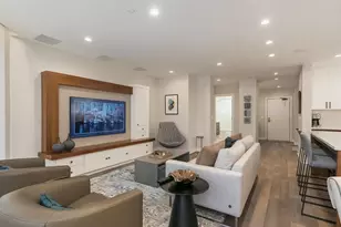 1201 Yale Pl, Minneapolis, MN 55403 - Photo 4