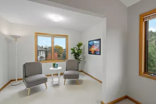 886 Oak Ct, Eagan, MN 55123 - Photo 10