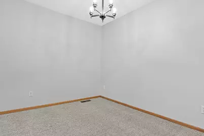 2123 Agate Curve, Shakopee, MN 55379 - Photo 6