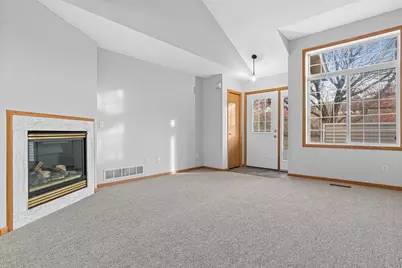 2123 Agate Curve, Shakopee, MN 55379 - Photo 2