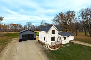 254 Pleasant St, Dexter, MN 55926 - Photo 2