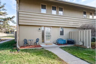 220 Windsor Lane, New Brighton, MN 55112 - Photo 4