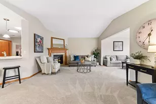 826 Roundhouse St, Shakopee, MN 55379 - Photo 6