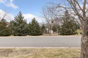 826 Roundhouse St, Shakopee, MN 55379 - Photo 32