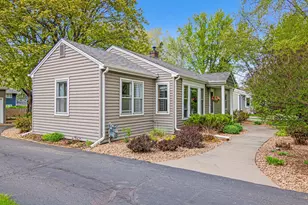 3179 Victoria St N, Shoreview, MN 55126 - Photo 2