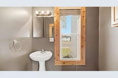 37 5th Street SE, Wells, MN 56097 - Photo 4