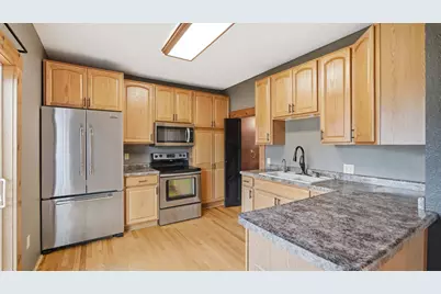 37 5th Street SE, Wells, MN 56097 - Photo 2