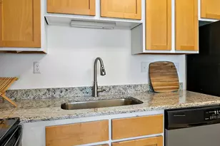 66 9th St E, Saint Paul, MN 55101 - Photo 14