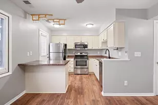 7888 Dunmore Rd, Woodbury, MN 55125 - Photo 8