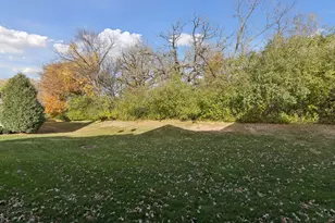 528 Sutherland Dr, Woodbury, MN 55129 - Photo 48