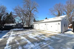 5134 E Eagle Lake Rd, Willmar, MN 56201 - Photo 2