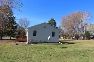 228 Minnesota St, Sandstone, MN 55072 - Photo 6