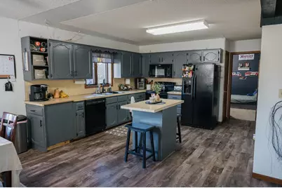 220 E Christina Street, Fairmont, MN 56031 - Photo 2