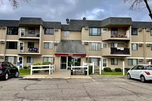 4009 Heritage Hills Dr, Bloomington, MN 55437 - Photo 2